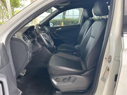 2020 Volkswagen Tiguan 2.0T SE R-Line Black