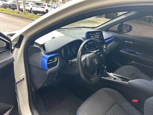 2021 Toyota C-HR XLE