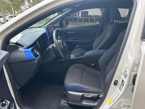 2021 Toyota C-HR XLE