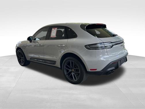 Tan 2023 Porsche Macan