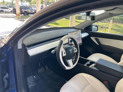 Blue 2021 Tesla Model Y Long Range