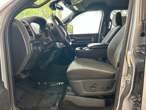 Billet Silver Metallic Clearcoat 2024 RAM 2500 Big Horn