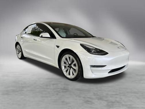 White 2021 Tesla Model 3 Standard Range Plus