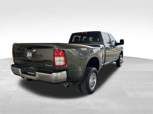 Granite Crystal Clearcoat Metallic 2023 RAM 3500 Big Horn