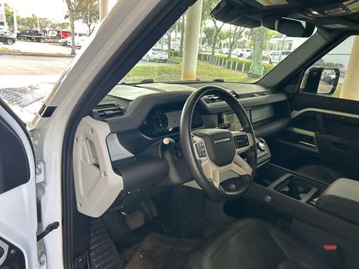 2024 Land Rover Defender P300