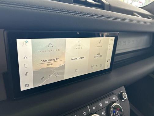 2024 Land Rover Defender P300