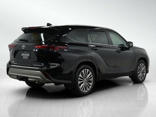 2024 Toyota Highlander Platinum
