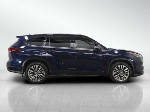 2021 Toyota Highlander Hybrid Platinum