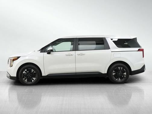 Snow White Pearl 2026 Kia Carnival Hybrid LXS