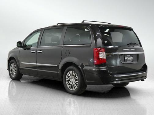 2014 Chrysler Town & Country Touring-L