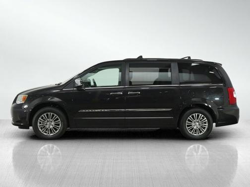 2014 Chrysler Town & Country Touring-L