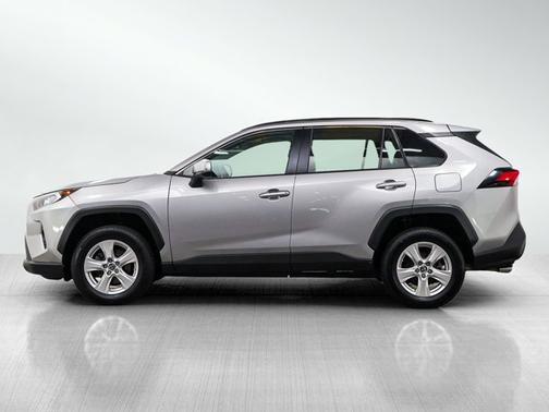 Silver Sky Metallic 2019 Toyota RAV4 XLE