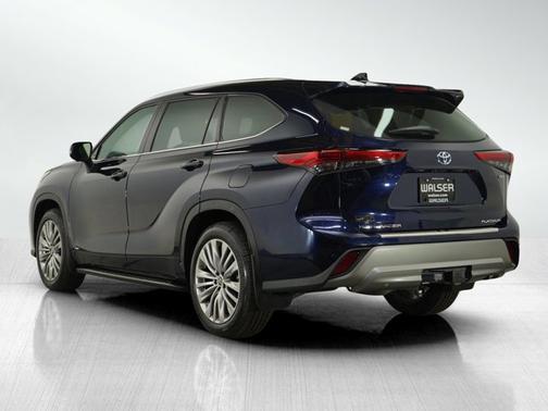 2023 Toyota Highlander Hybrid Hybrid Platinum