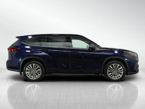 2023 Toyota Highlander Hybrid Hybrid Platinum