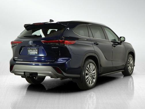 2023 Toyota Highlander Hybrid Hybrid Platinum
