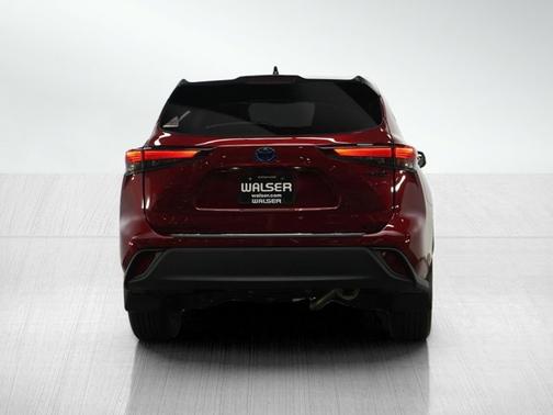 2024 Toyota Highlander Hybrid XLE