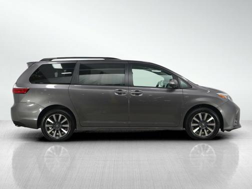 2019 Toyota Sienna Limited Premium