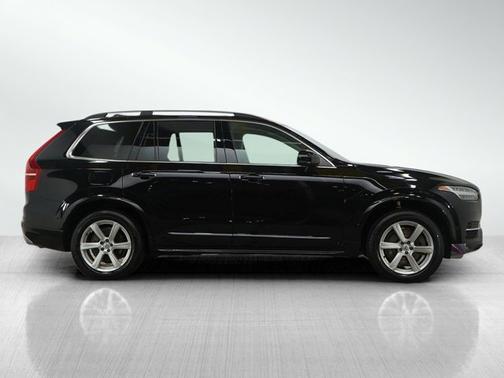 2019 Volvo XC90 T6 Momentum