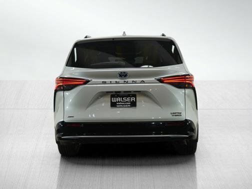 2023 Toyota Sienna Limited