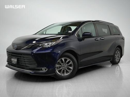 2022 Toyota Sienna XLE