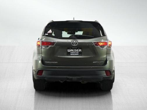 Jade Metallic 2016 Toyota Highlander Limited Platinum