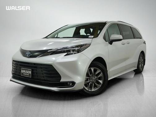 2025 Toyota Sienna XLE