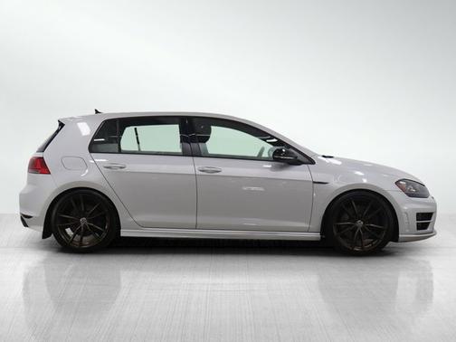 2017 Volkswagen Golf R DCC & Navigation 4Motion