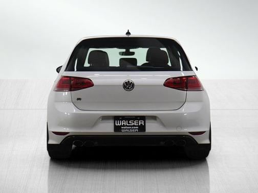 2017 Volkswagen Golf R DCC & Navigation 4Motion