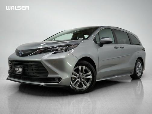 2025 Toyota Sienna XLE