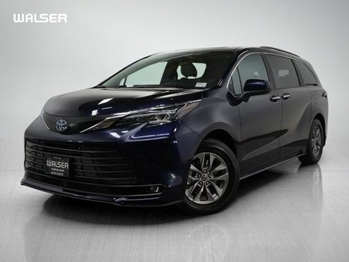 2025 Toyota Sienna XLE