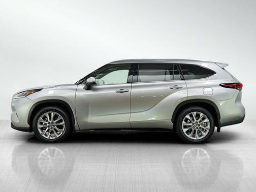 Celestial Silver Metallic 2024 Toyota Highlander Limited