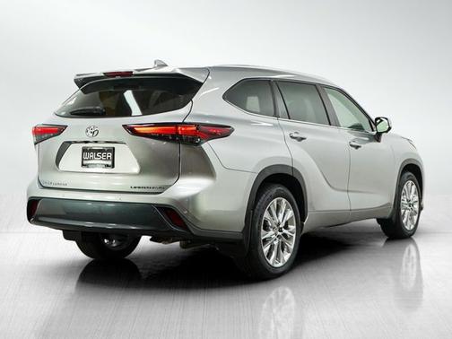 Celestial Silver Metallic 2024 Toyota Highlander Limited