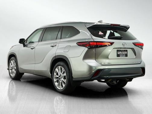 Celestial Silver Metallic 2024 Toyota Highlander Limited