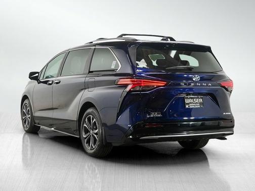 2025 Toyota Sienna Platinum