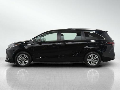 2021 Toyota Sienna Limited 7-Passenger