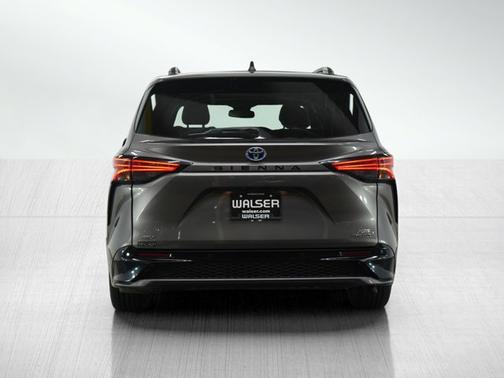 2022 Toyota Sienna XSE