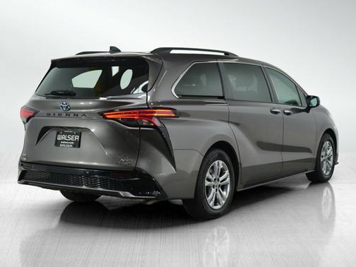 2022 Toyota Sienna XSE