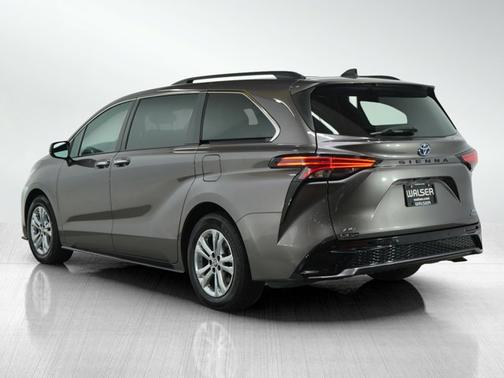 2022 Toyota Sienna XSE