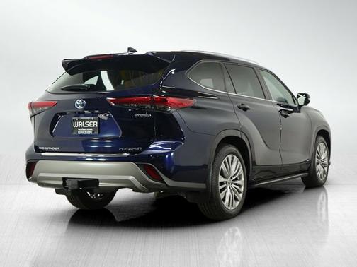 2023 Toyota Highlander Hybrid Hybrid Platinum