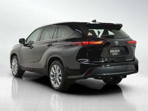 Midnight Black Metallic 2024 Toyota Highlander Limited