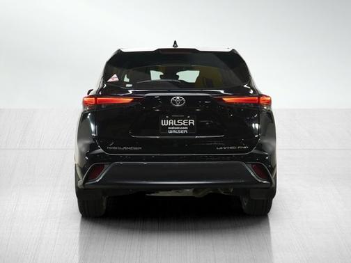 Midnight Black Metallic 2024 Toyota Highlander Limited