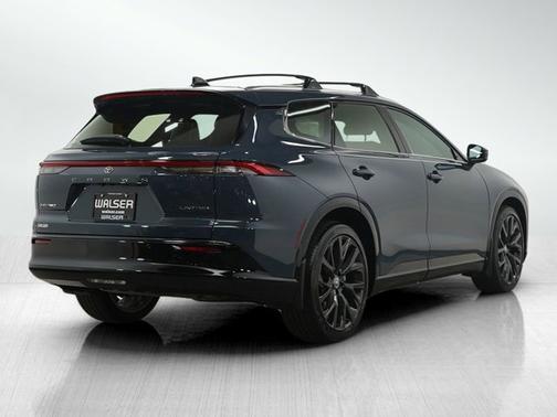 2025 Toyota Crown Signia Limited