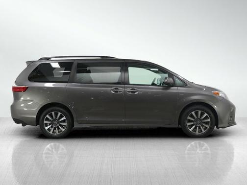 2018 Toyota Sienna XLE