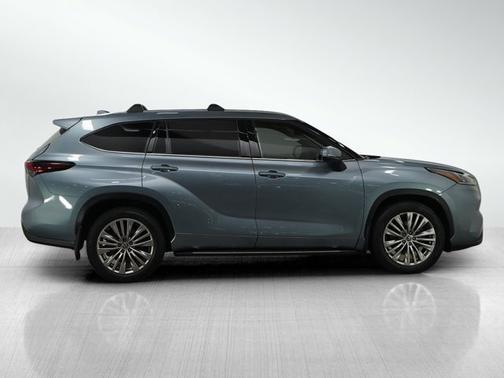 2024 Toyota Highlander Platinum