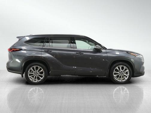 Magnetic Gray Metallic 2024 Toyota Highlander Limited