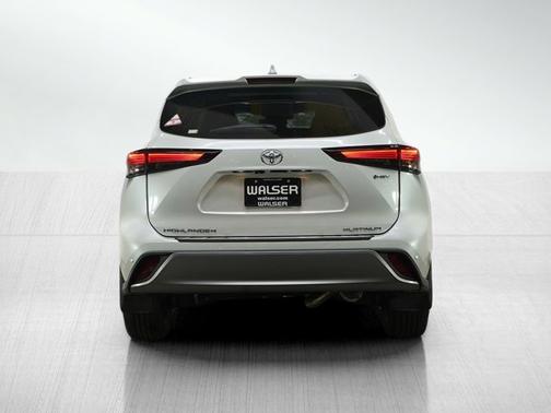 Wind Chill Pearl 2025 Toyota Highlander Hybrid Hybrid Platinum