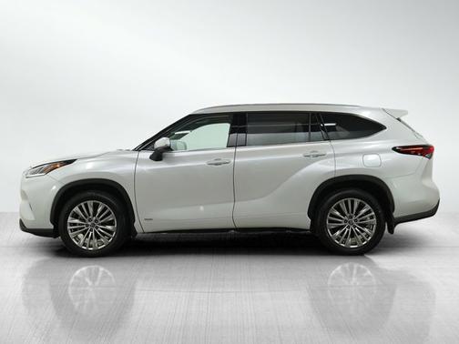 Wind Chill Pearl 2025 Toyota Highlander Hybrid Hybrid Platinum