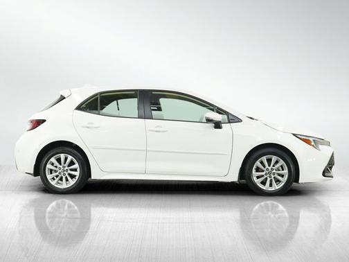 Ice Cap 2024 Toyota Corolla Hatchback SE