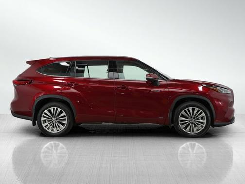2021 Toyota Highlander Hybrid Platinum