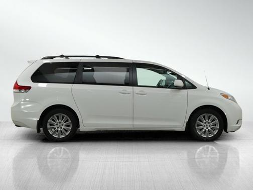 2013 Toyota Sienna XLE